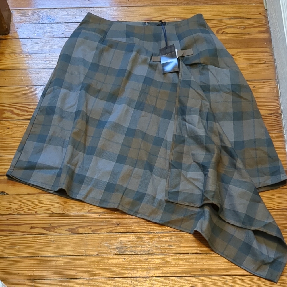 NWT Outlander Waterfall Skirt, size XL